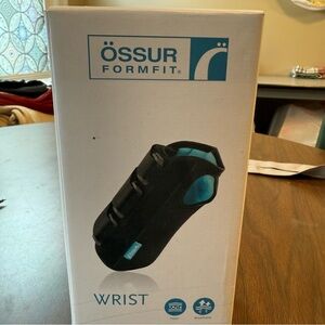 Ossur 317073 FormFit Wrist Brace 8" XL Left- NEW.